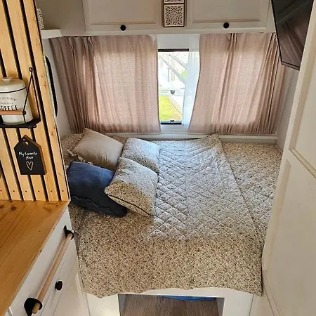 Caravan Camp Szálloda